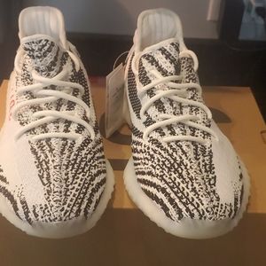 Yeezy 350 Zebra
